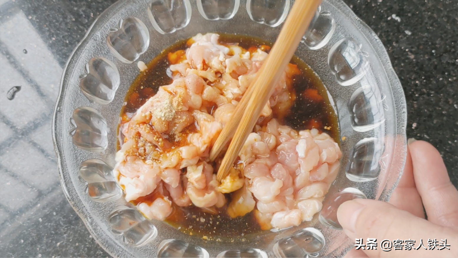 吃雞腿不要煎炸了，一次3只教你過癮吃法，鮮香多汁，孩子超愛吃
