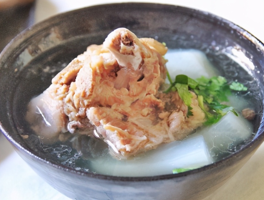 图片[1]-砂锅清炖羊肉的做法步骤图 羊肉干净还无膻味-起舞食谱网