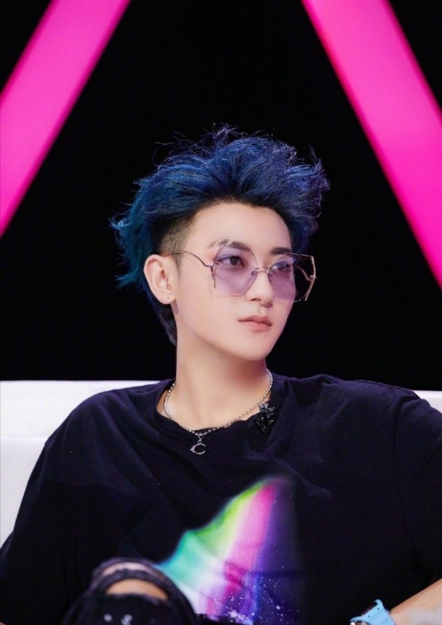黄子韬悲痛发文：“我一辈子都不会让我爸失望”！粉丝留言太暖心