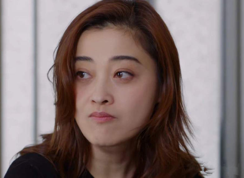 梅婷女儿用名字“秀恩爱”，7岁独自拍封面，和