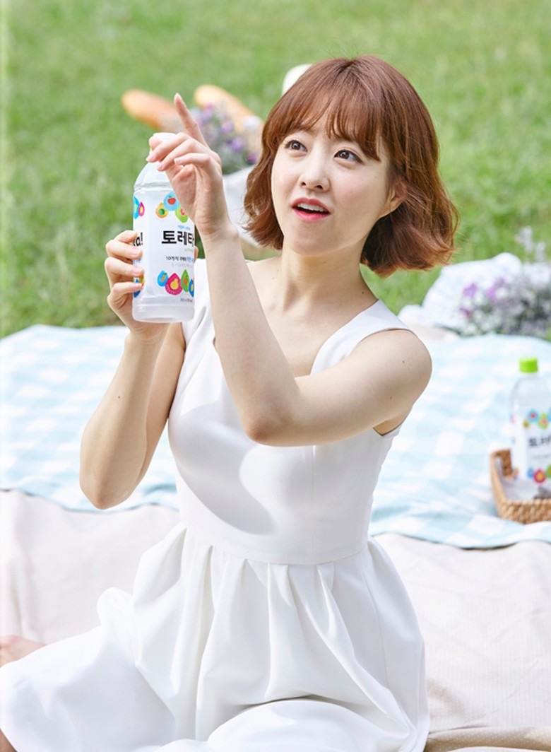 16歲合作李敏鎬，出道15年稚氣未減，31歲樸寶英憑學生裝扮獲贊