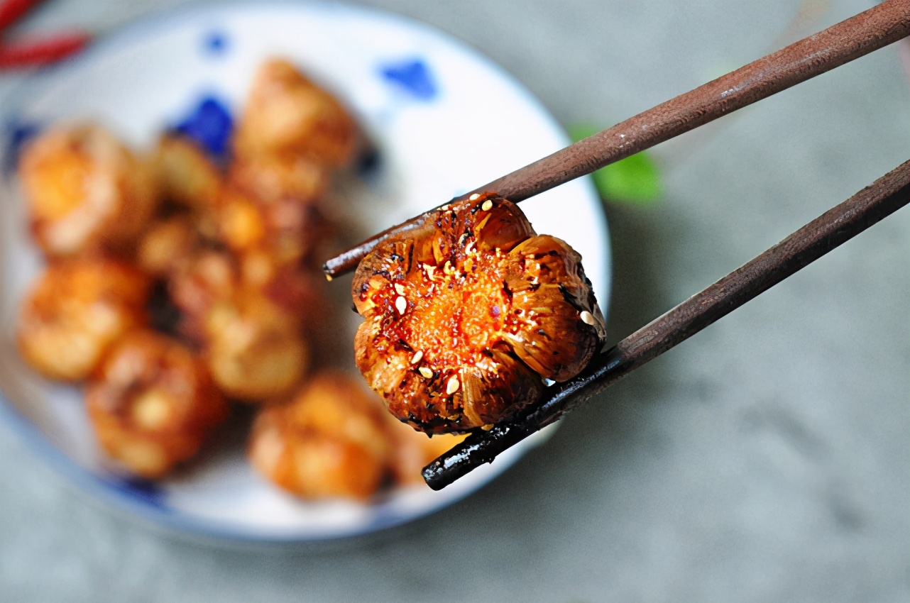 春天遇到算你有口福，一定別忘了多買點，連皮烤一烤，太解饞了