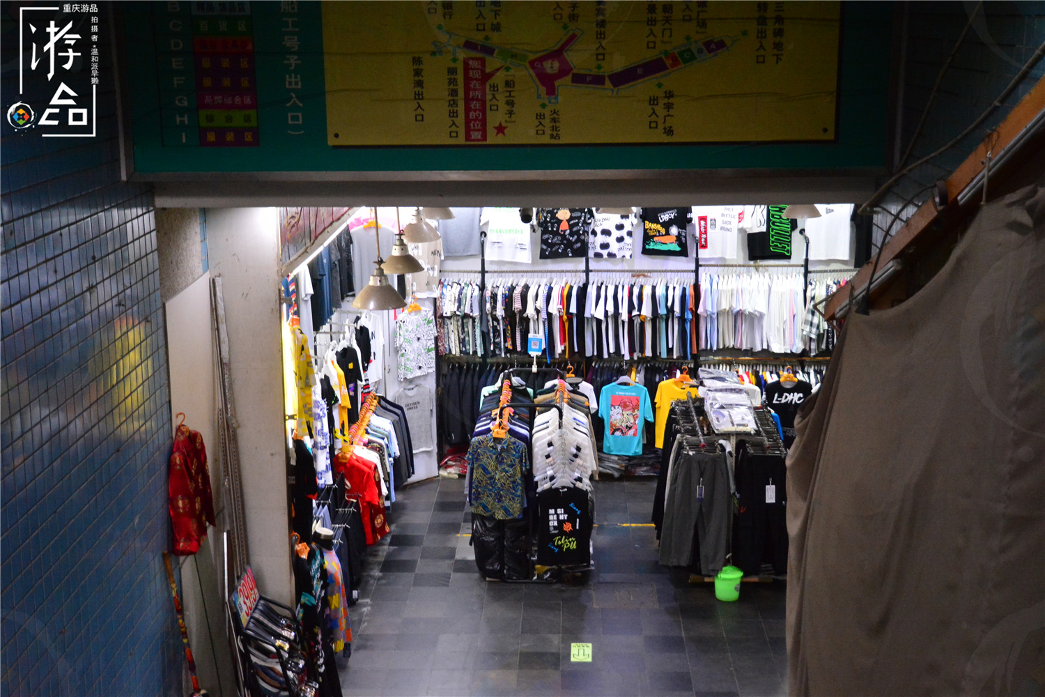 重庆地下商场的套路：砍价要从1折开始，试穿不买会被甩脸色