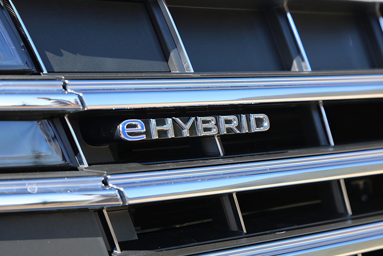 大众途锐eHYBRID上市 售价67.98万元