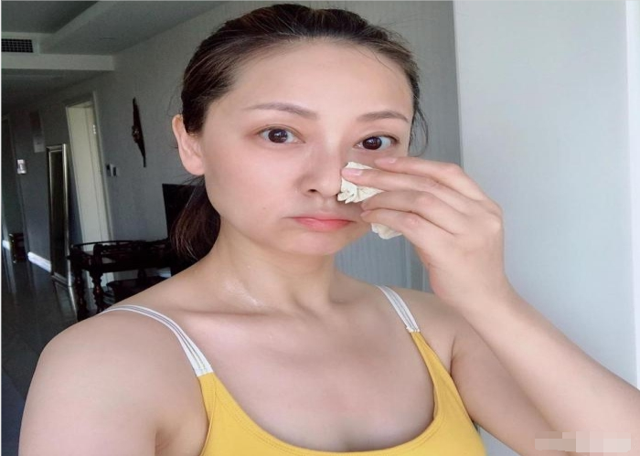 张卫健46岁妻子张茜素颜近照曝光！逆龄生长宛如