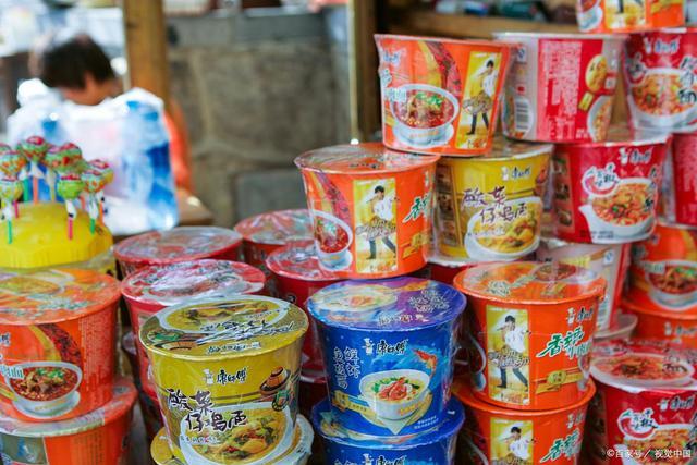 方便面巨头倒下！从20亿巅峰到“黯然离场”，只