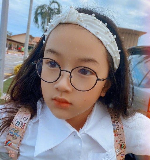 《爸爸回来了》萌娃现状：甜馨淑女，奥莉变样，嗯哼越来越优秀