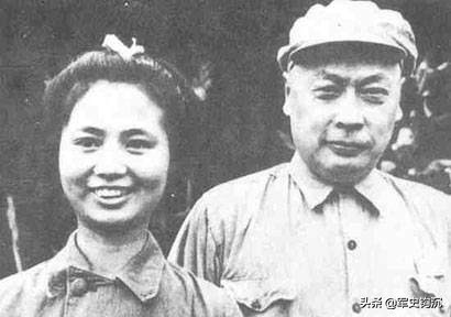 人人皆知的传奇女杰钱忆群，打入我军内部，被自己人发现是自己人