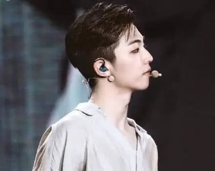 公认最帅的5张侧颜，鹿晗垫底，蔡徐坤第二，第一实至名归