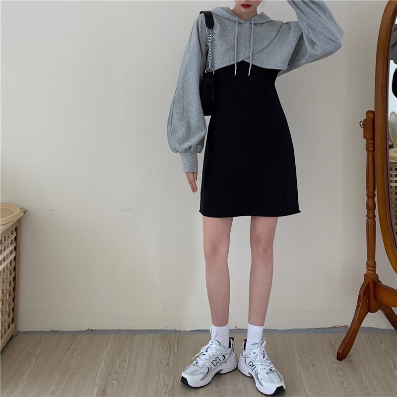 金晨桃粉连衣裙不见素日扁平感，气质冷艳，这