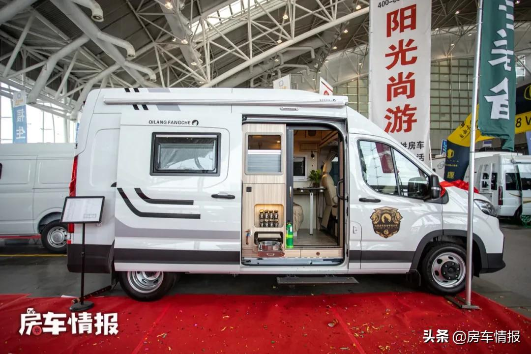 新款大通房車 用奔馳座椅價格不高 尾牀超低老人小孩上下方便 房車情報 Mdeditor