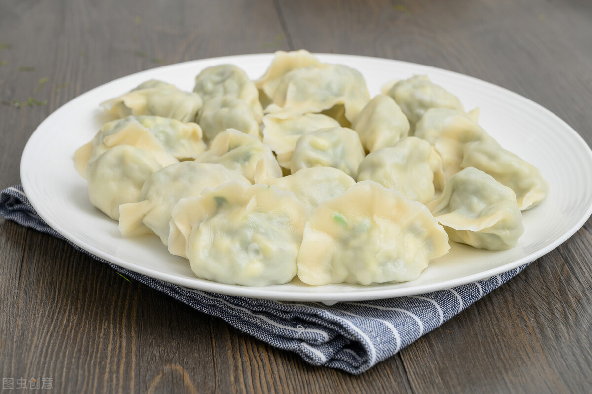 自制饺子，不要直接放冰箱，教你正确的保存方法，久放也不坏
