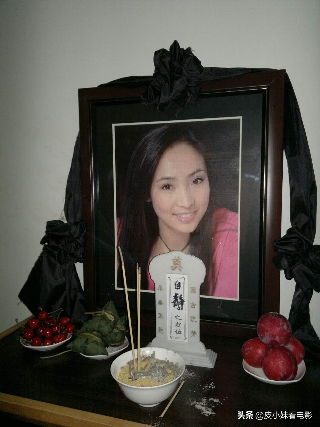 白静：本该前途无量，却落得这下场，三刀死在了丈夫的面前