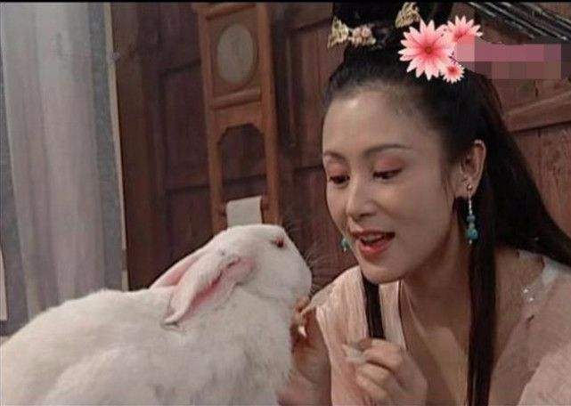 把杨幂一脚踢出剧组，封杀接近陈飞宇的小花，