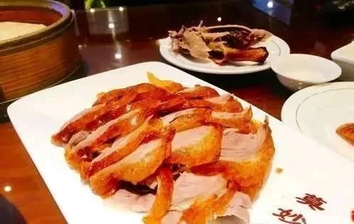 烤鸭卖不动，狗不理包子无人问津，老字号们为