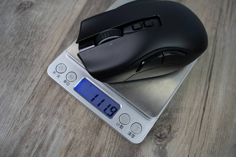 性能强劲，游戏类型通吃的雷蛇那伽梵蛇专业版鼠标体验