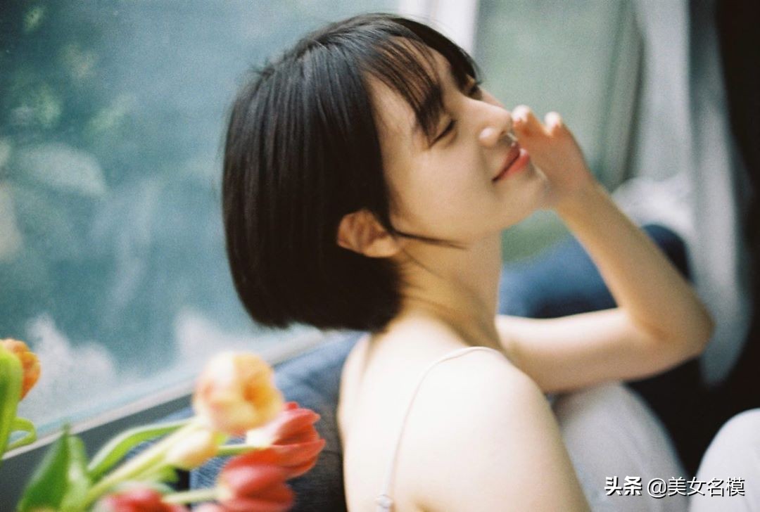 《雖然是精神病但沒關係》小護士樸珪瑛清新外貌宛如初戀女神