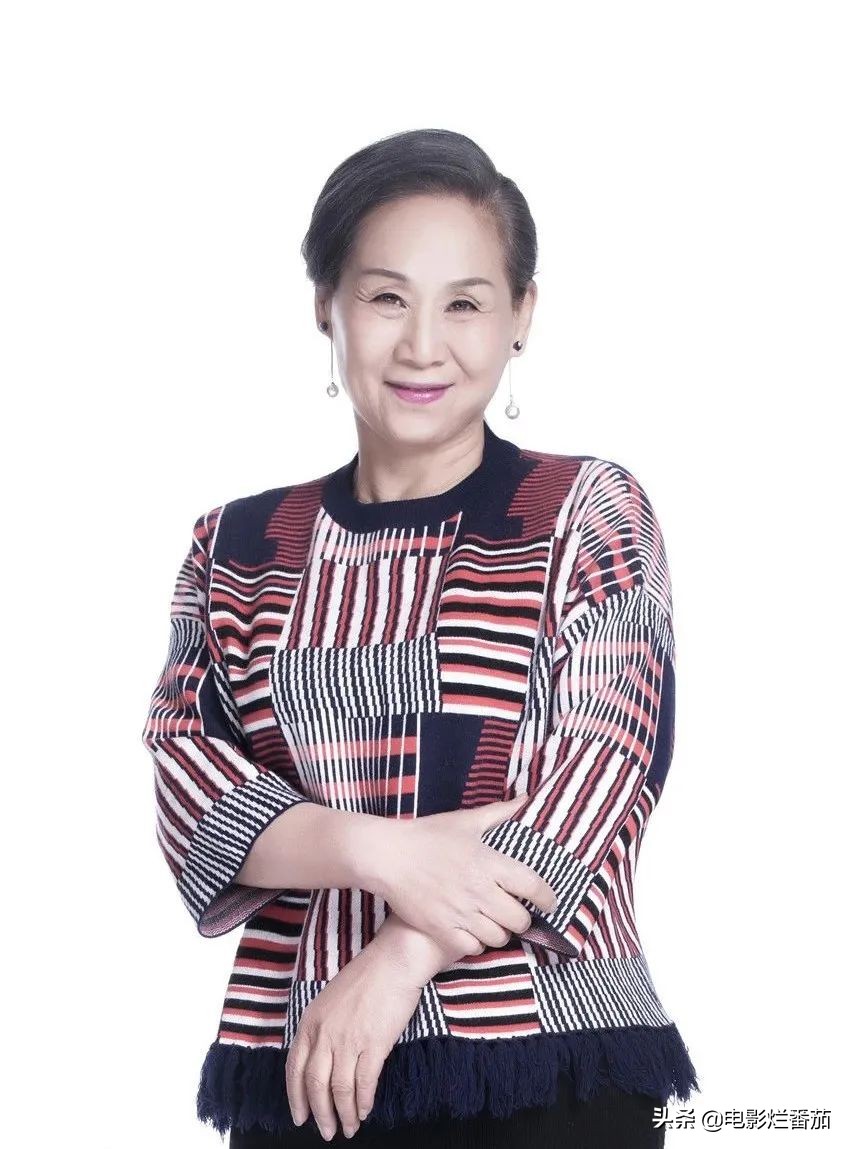 母亲是百亿票房女演员，儿子却从小鲜肉，变成