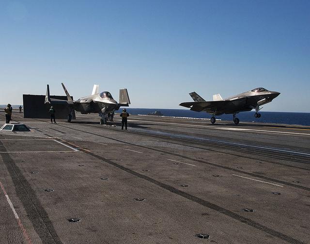 不再身披伪装！日本出云号露出锋利獠牙，获得