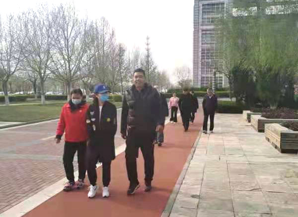 大港油田勘探开发研究院信息档案室工会开展微“长征”健步走活动