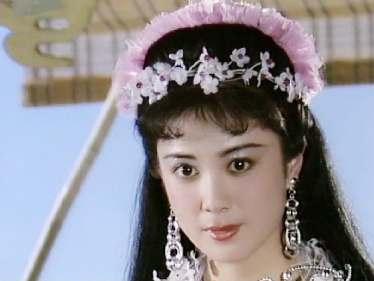 8位眼睛好看的女明星，眼神灵气逼人，仿佛藏着星辰大海