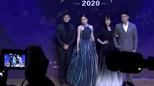 人间尤物张雨绮，怎么把10w的迪奥穿成3块8包邮的