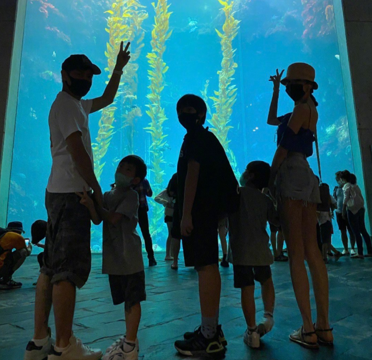 林志颖|Kimi身高离林志颖只差一个手机吸引热议 我却留意小可爱侧脸