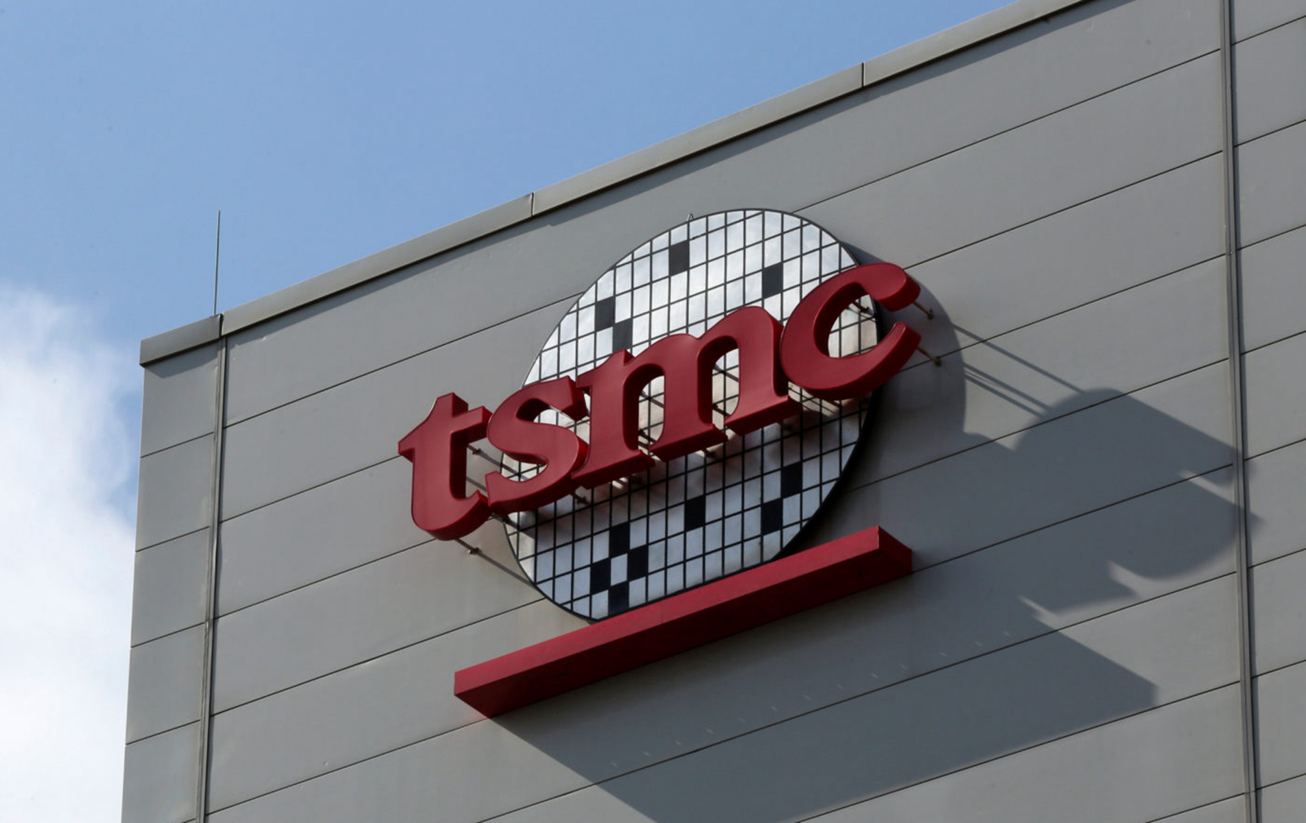 将切断全球芯片供应，美国断供再升级，华为面