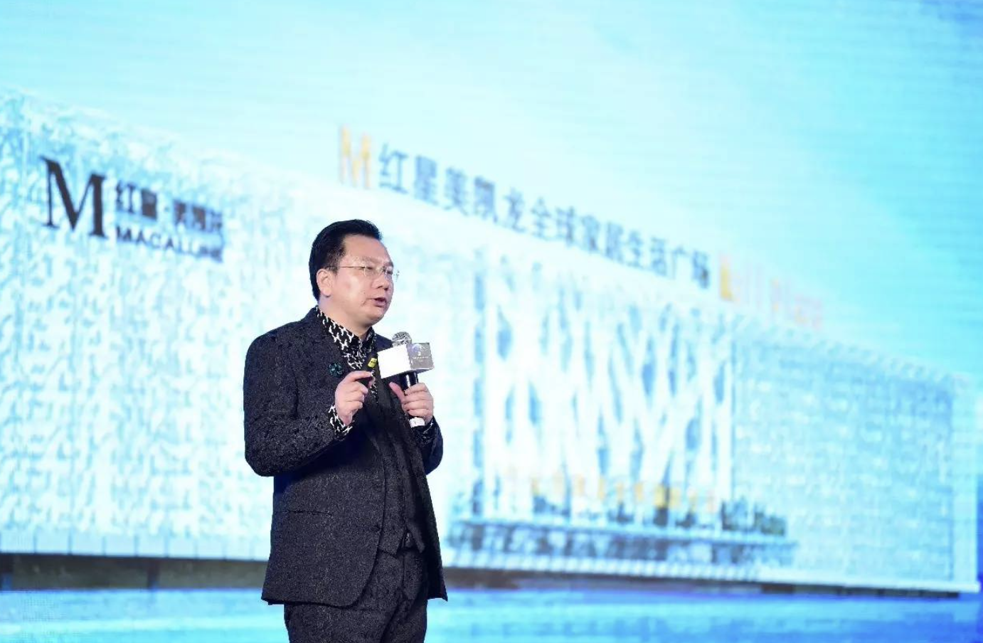 千万买劳斯莱斯，同款衣服定制100套，车建新美凯龙陷入危局？