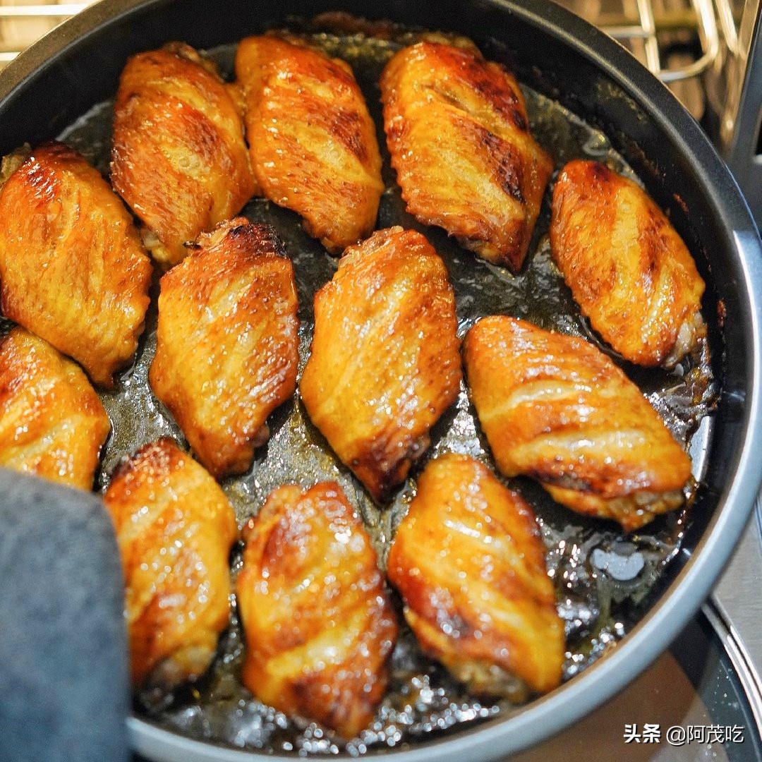 黄金香烤鸡翅，外酥里嫩，超好吃