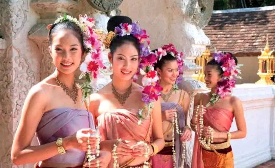 为什么去泰国旅游，当地女孩递来的毛巾不能接