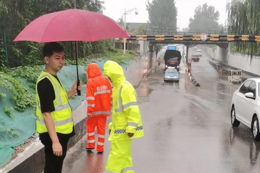 市城管局提前安排城区防汛扎实做好本轮强降雨防范工作