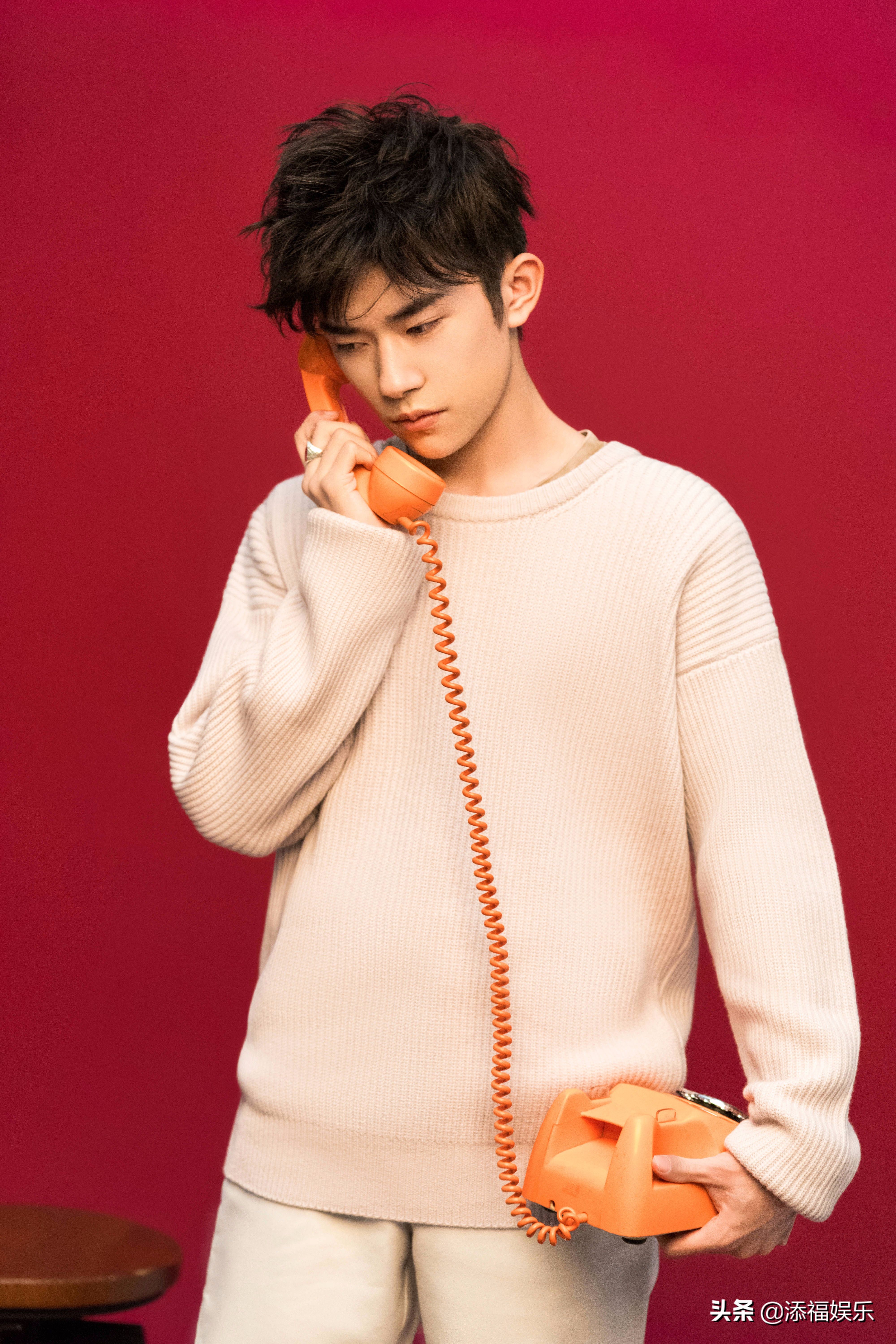 易烊千玺被谢娜叫“叔叔”，被何炅叫“千总”