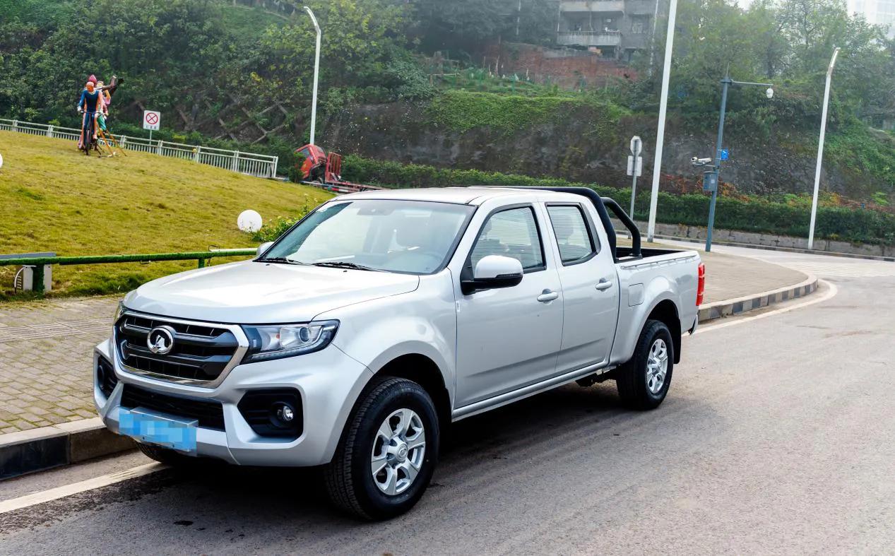 小伙在线分享创业经，风骏7强动力低油耗，致富宝藏车！