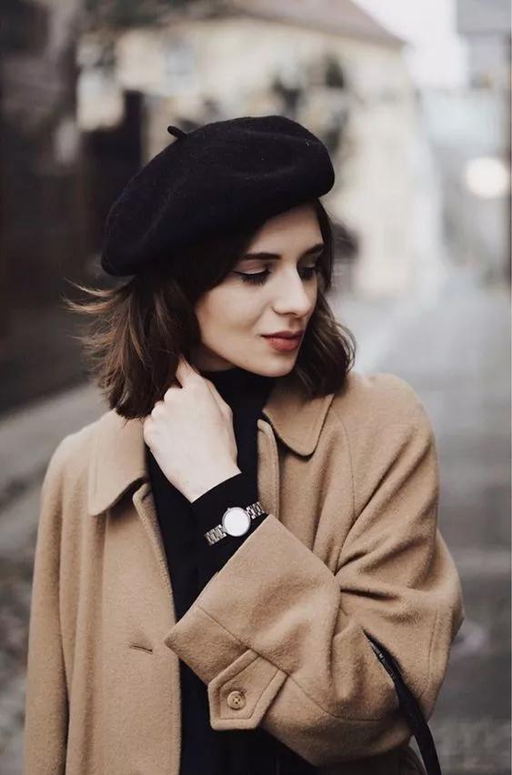 从切·格瓦拉到艾米莉，都爱贝雷帽！法国人却说它不法式不时髦？