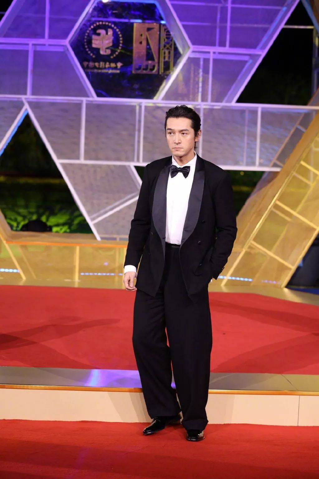 金鸡闭幕红毯生图：刘诗诗艳压，杨幂秀出曼妙