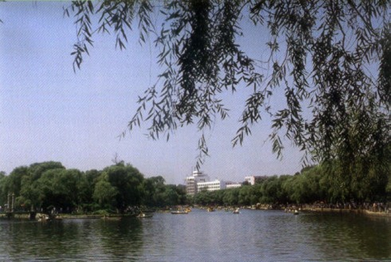 老照片：80年代的辽宁抚顺，曾是国内最具幸福感的城市