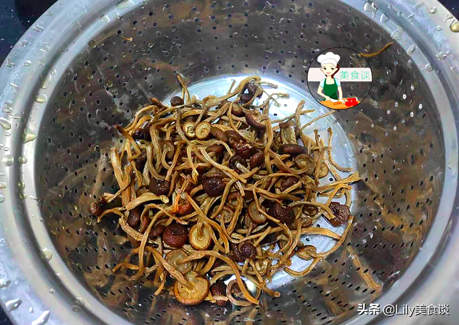 图片[6]-茶树菇焖鸡做法步骤图 鲜香营养不上火-起舞食谱网