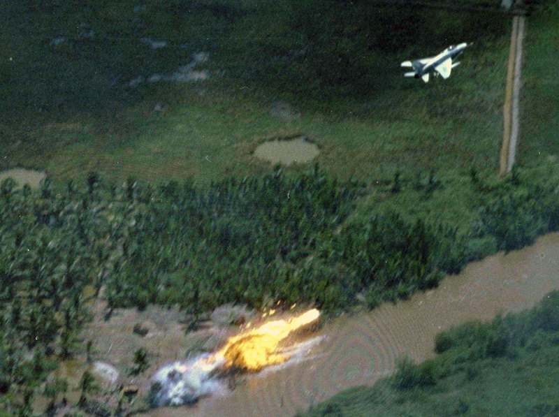 百系经典（一）：痛苦中开创超音速时代的F-100战斗机