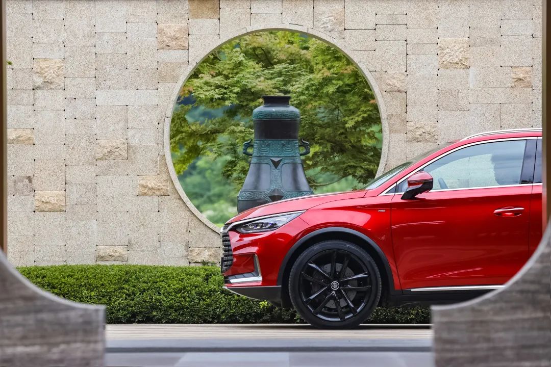 比亚迪唐EV：续航里程和动力一样也不能少