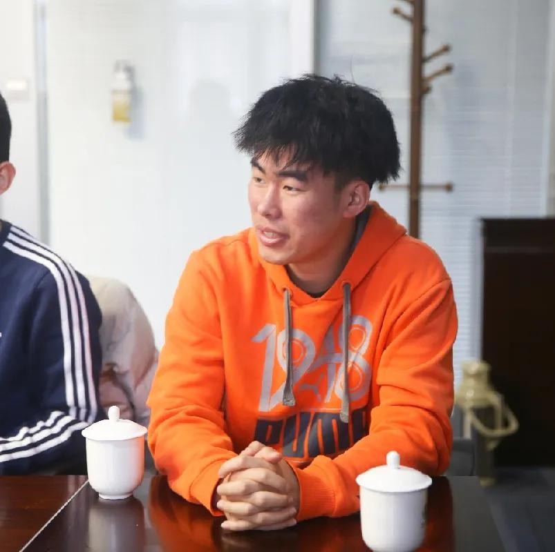 倾听心声,共话发展,王立校长座谈学生代表