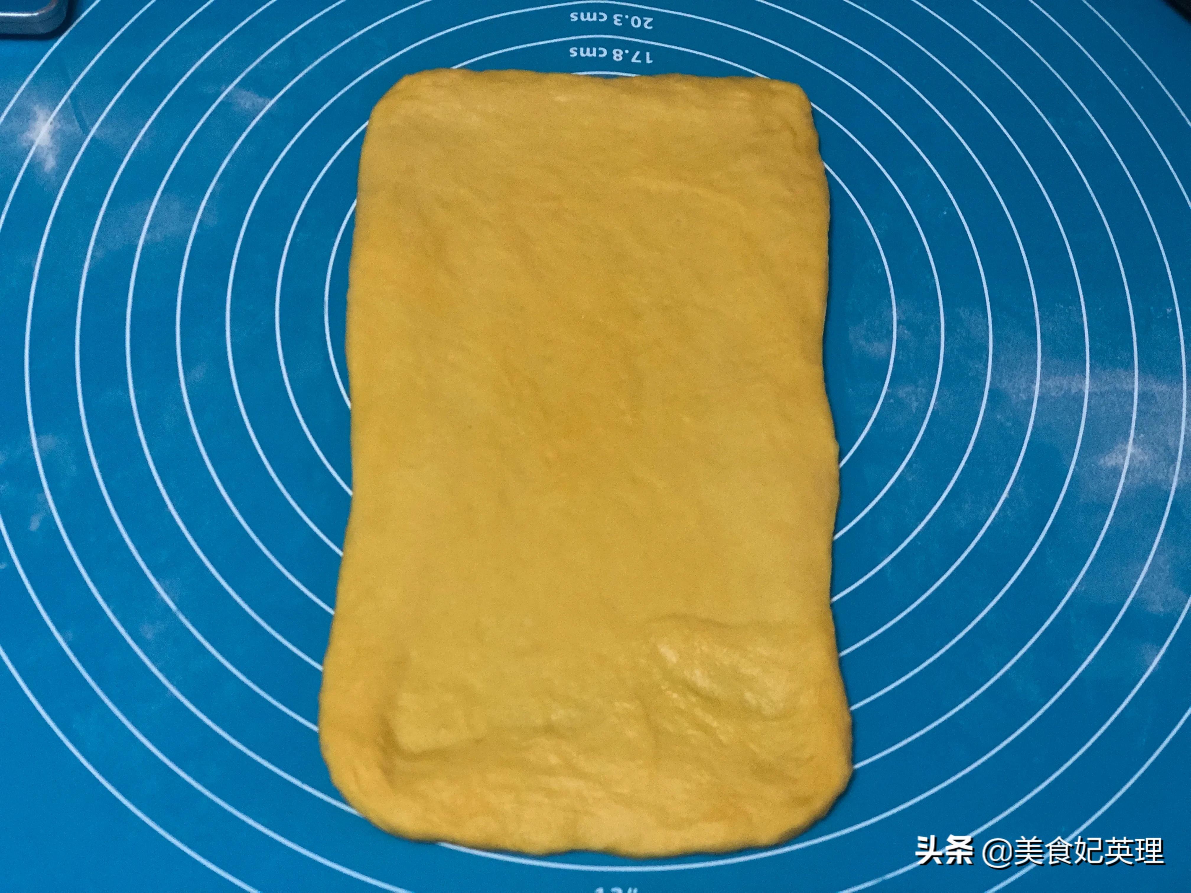 这面包不放色素却能金灿灿，香软异常特好吃，没想到竟是用它做的