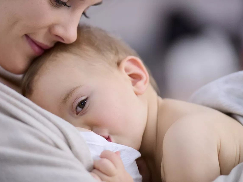 寶寶多大要戒夜奶？ 盡量別超過這個月，對大腦發育和長個子有好處