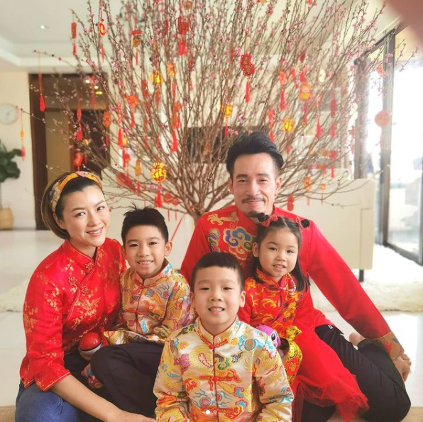 陳茵媺夫婦為次子慶生，6歲陳浩鋒手舞足蹈很興奮，全家福很溫馨