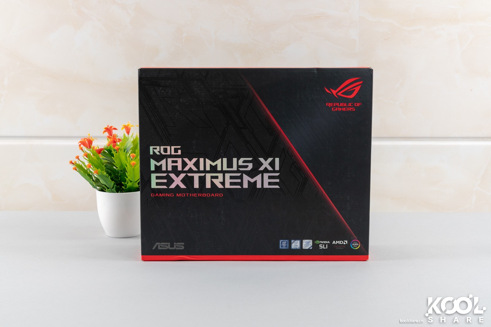 华硕ROG MAXIMUS XI EXTREME主板开箱评测体验