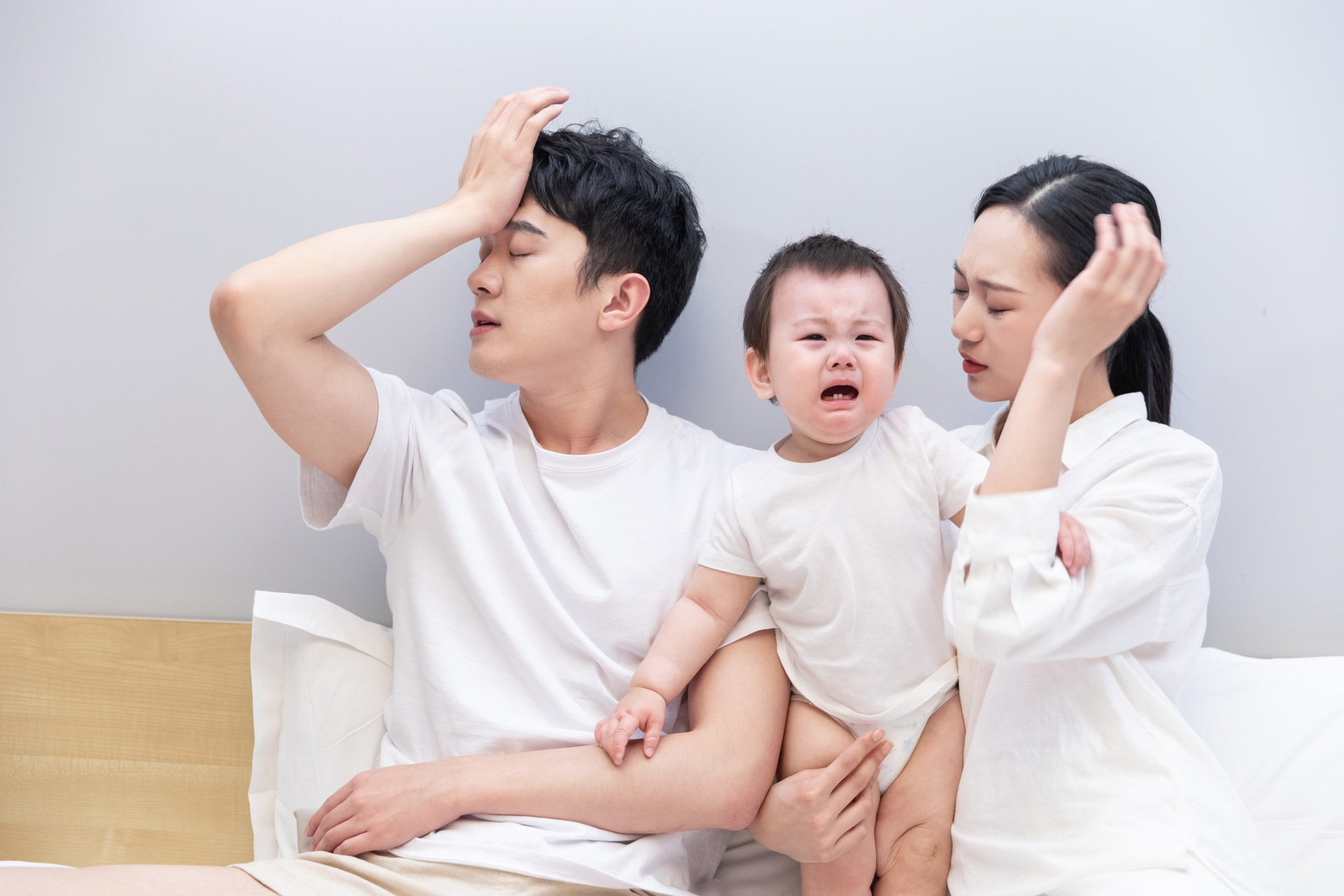 孩子哭鬧的時候，是安慰還是訓斥，媽媽的做法影響孩子的性格