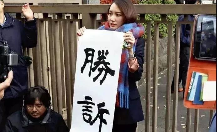 一条吊带裙引发的“羞辱”，比你想象中的还要