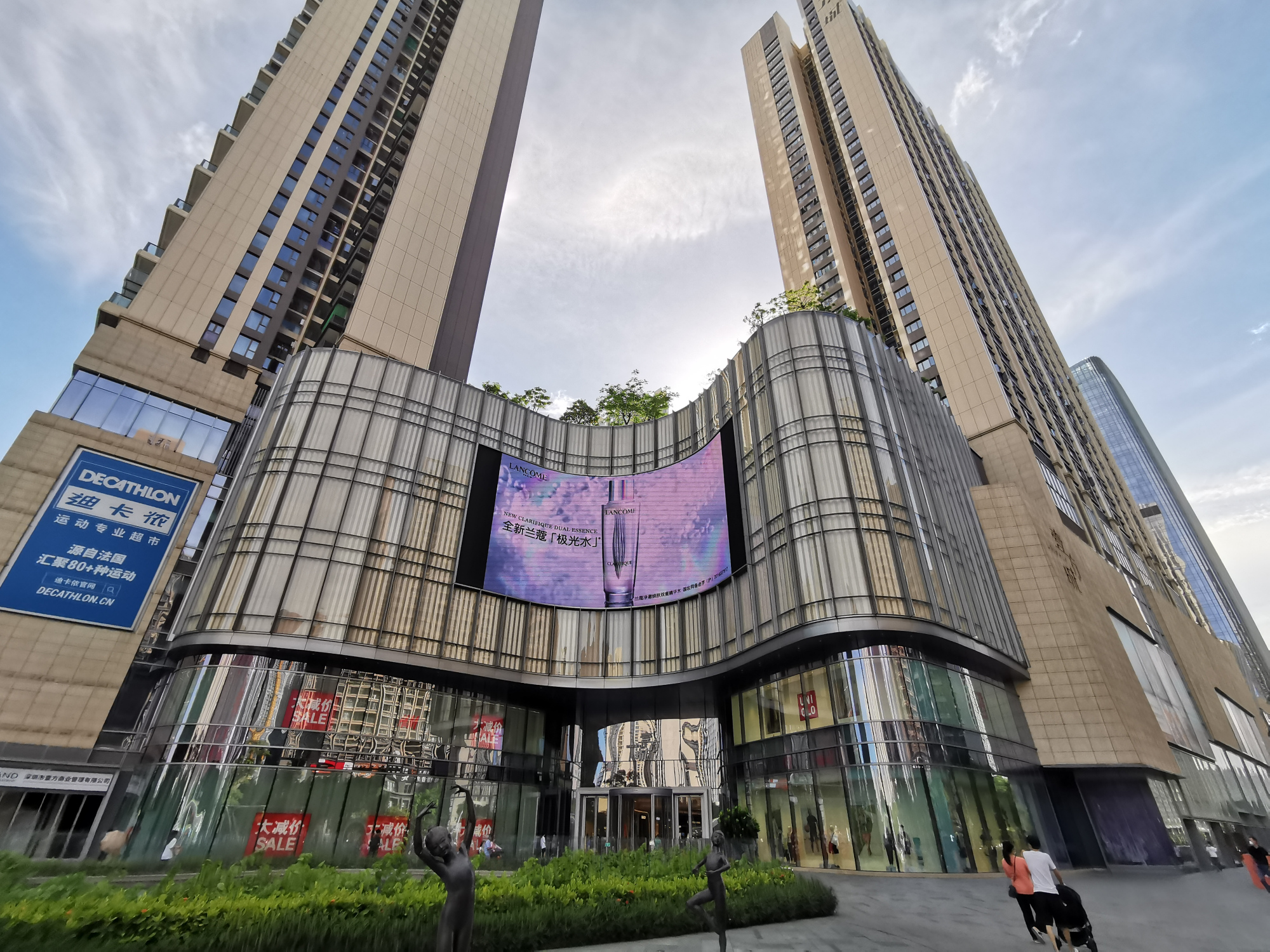 实拍深圳规模最大的购物综合体,逛着逛着就迷了路!