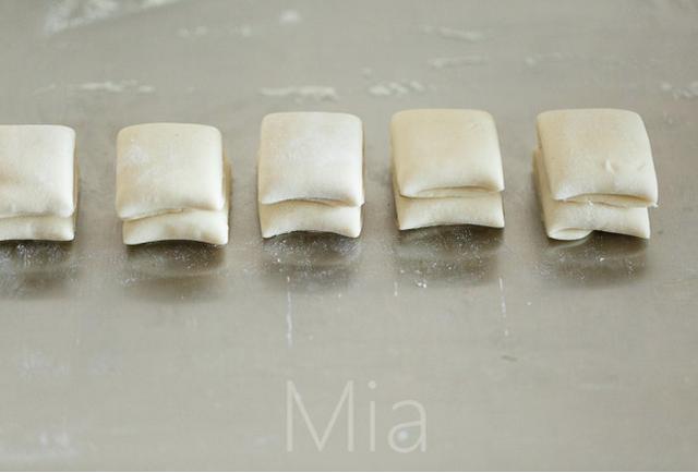 图片[7]-椒盐花卷的做法步骤图80多岁老奶奶做的花卷蓬松特别好吃不吃-起舞食谱网
