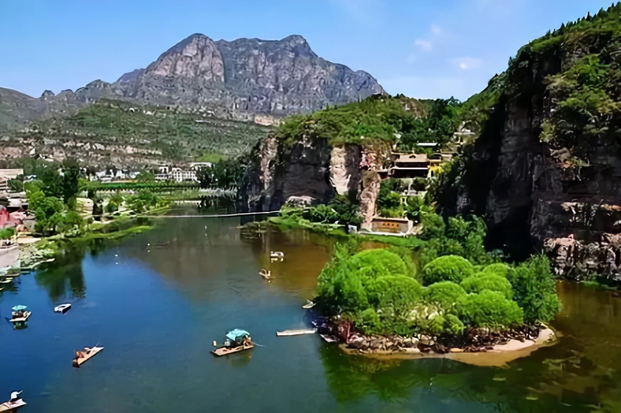 北京周边的神堂峪风景区，不仅有山有水，地理位置还十分便利